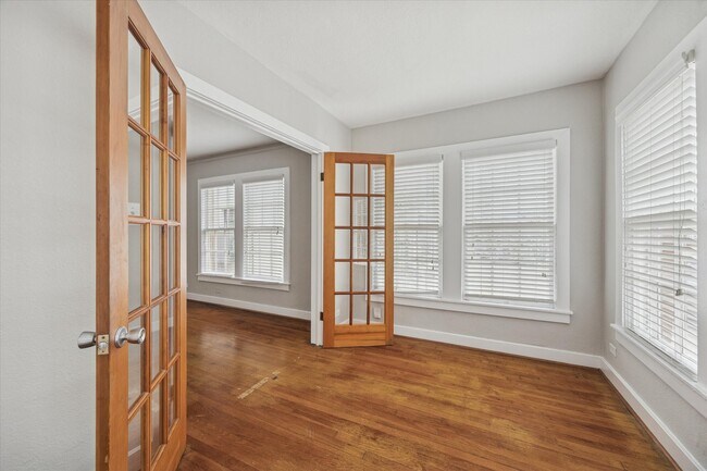 Foto del edificio - 1810 W Alabama St