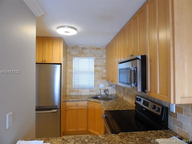 Foto del edificio - 600 NE 25th St