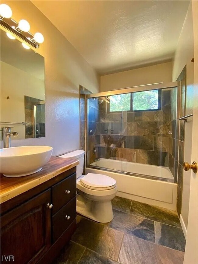 Building Photo - Pet Friendly