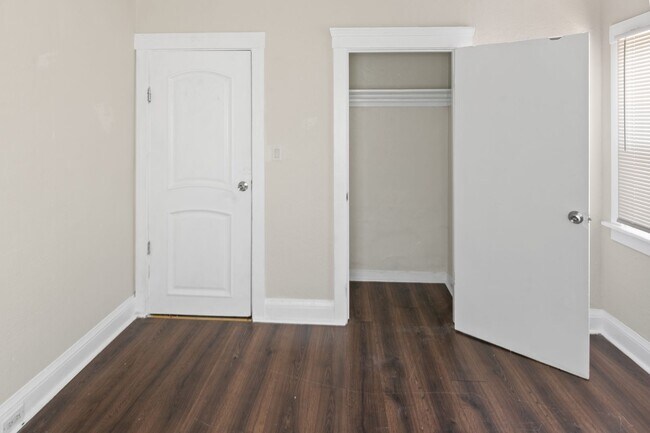 Foto del edificio - Great 4 Bedroom 2 Bath House