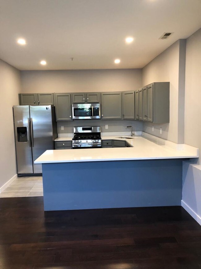 Kitchen - 438 S St NW