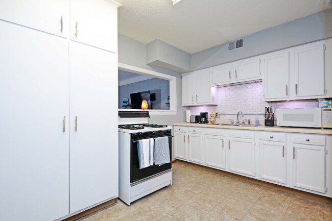 Building Photo - 5339 Minnehaha Ave