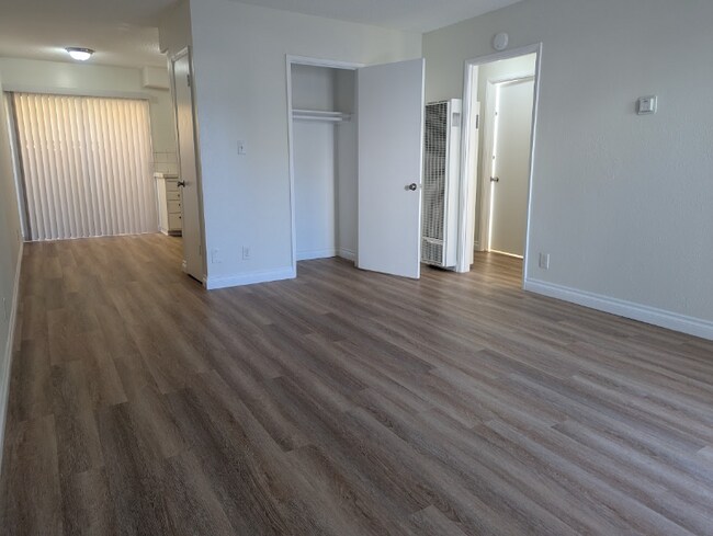 Foto del edificio - 216 Melrose Dr