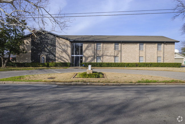 Building Photo - 3822 Stonewall St