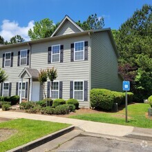 Building Photo - 72 Lakeview Estates Dr