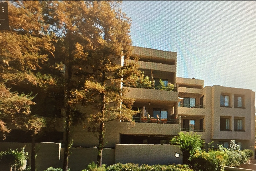 Atrium Court - 222 S Holliston Ave