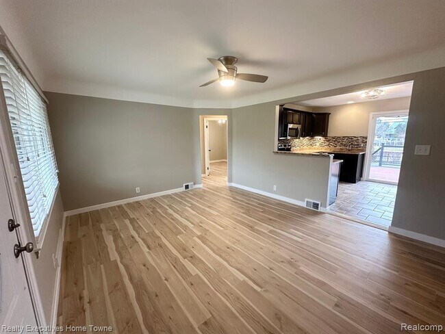 Foto del edificio - 46458 Jefferson Ave