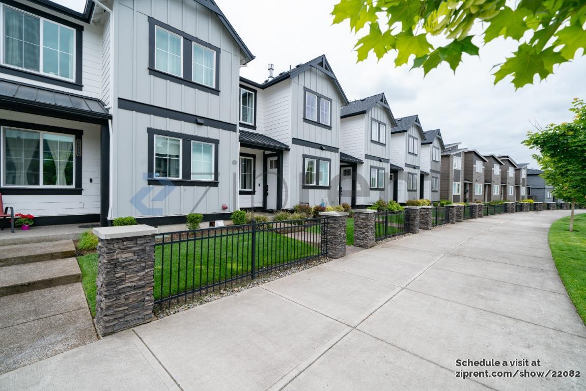 4111 SE Century Blvd, Hillsboro, OR 97123 Townhome Rentals in