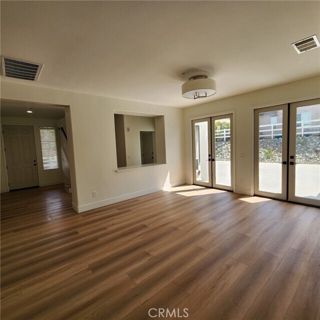 Building Photo - 3000 Crestview Dr