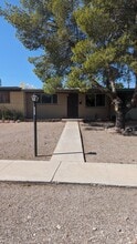Building Photo - 1502 E Iowa Dr