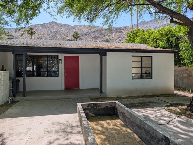 Building Photo - 221 Avenida Ortega