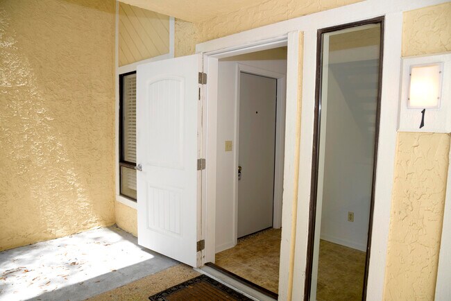 Building Photo - 300 Yacht Club Dr