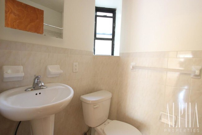 Foto del edificio - 229 Henry St