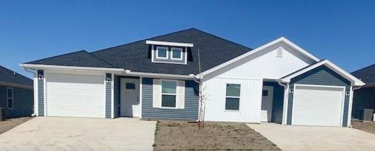 3 Bedroom Duplex Available NOW! Townhome Rentals in Oronogo MO