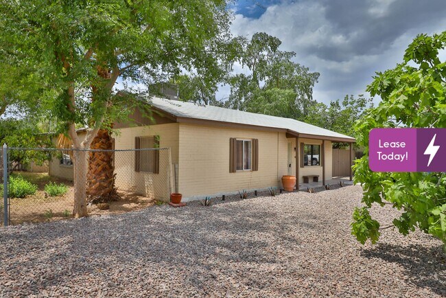 Foto del edificio - 1239 E Highland Ave