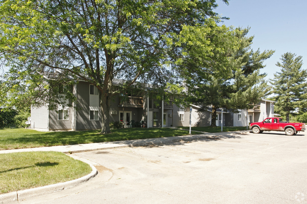 Building Photo - East End Apartments