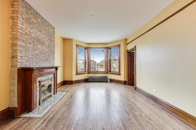 Building Photo - 3351 S Union Ave