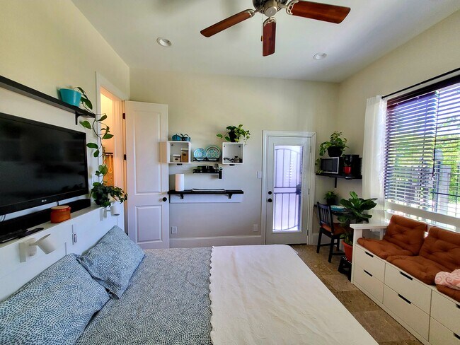 Foto del edificio - 2767 Freund St