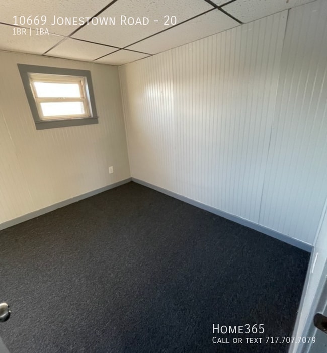Building Photo - Renovated 1 Bedroom, 1 Bath Apartment in A...