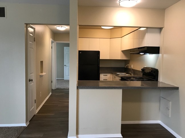 Hilltop Apartments