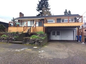 Building Photo - 5331 Hyada Blvd NE