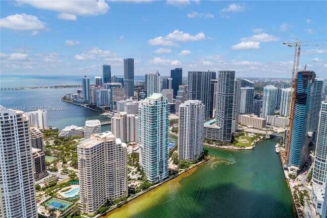 Foto del edificio - 901 Brickell Key Blvd