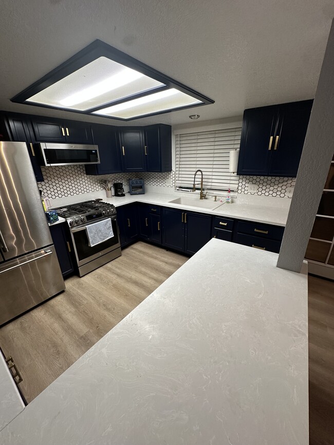 Photo - 491 W Carter St House