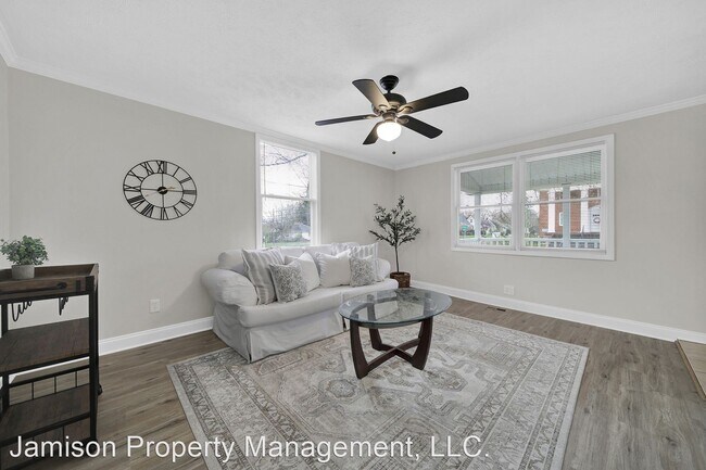 Foto del edificio - 4 br, 2 bath House - 1002 W 2nd Ave