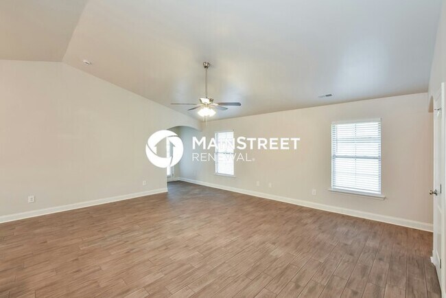 Foto del edificio - 3 Bedroom Pet-Friendly Home in HARVEST, AL with Main Street Renewal