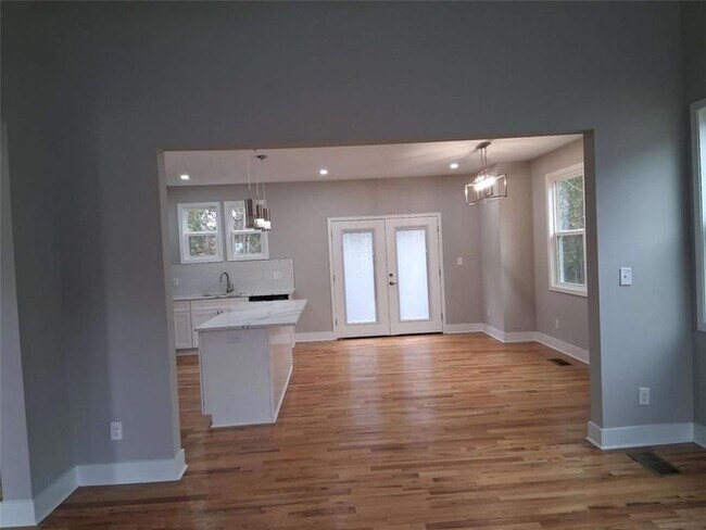 Foto del edificio - 3180 Tackett Rd