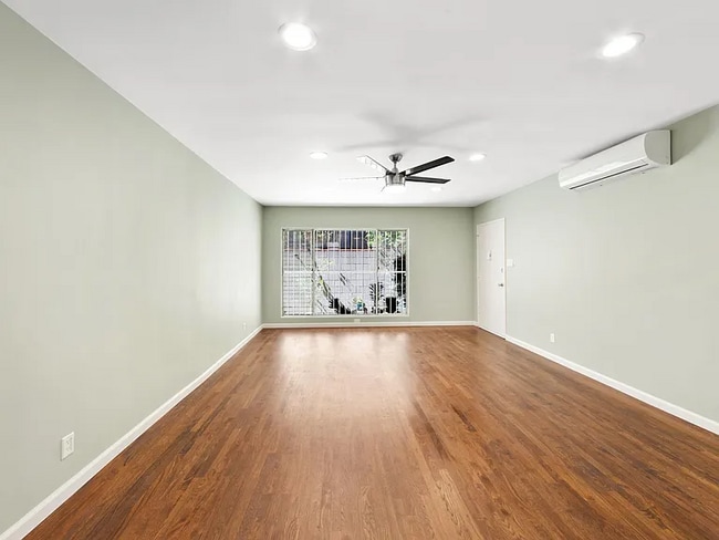 Foto del edificio - 1023 Hayworth Ave