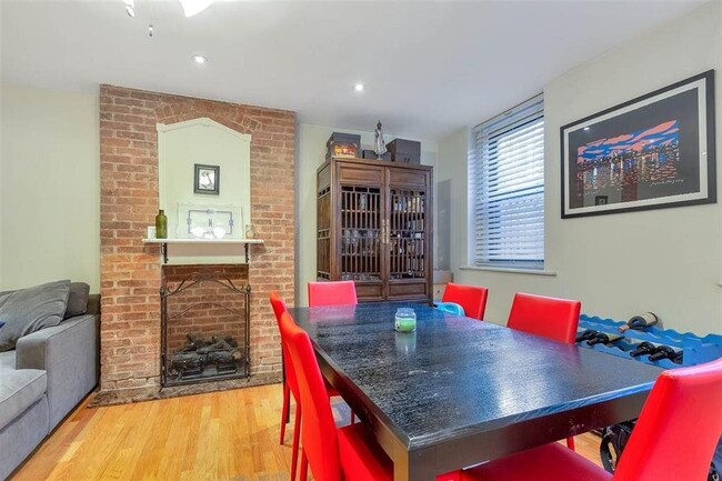 Foto del edificio - 1031 Washington St