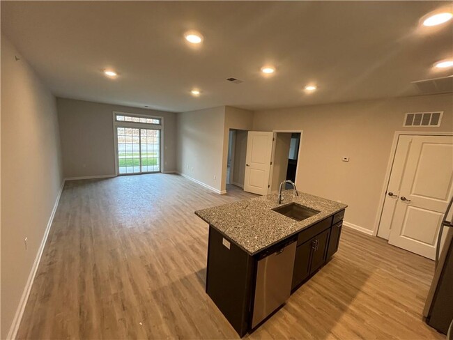 Building Photo - 312 Tower Ridge Cir
