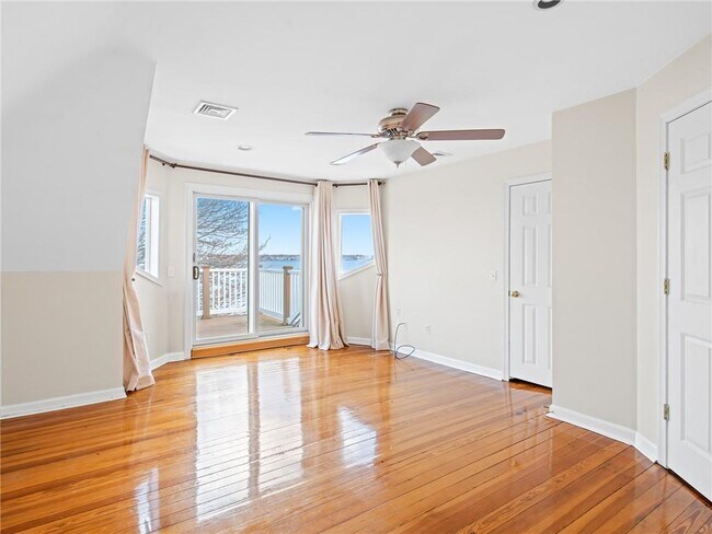 Building Photo - 22 Hudson Pl