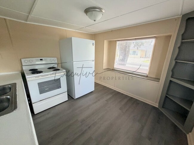 Building Photo - Affordable Sulphur 1-Bedroom with Bonus Room