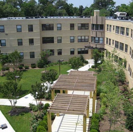 Building Photo - 210 Oakwood St SE