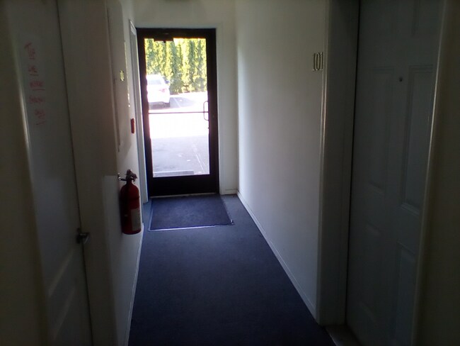 Foto del edificio - 12910 E Marginal Wy S