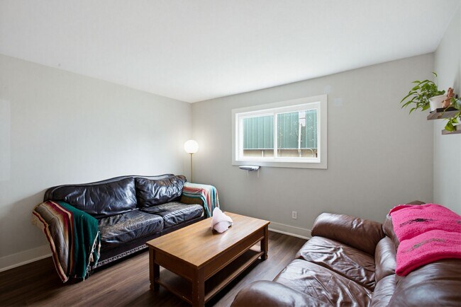 Foto del edificio - 2 Bed 1 Bath Condo by UT and CapMetro Stop