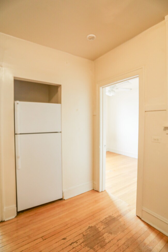 Foto del edificio - 4909 N Glenwood Ave