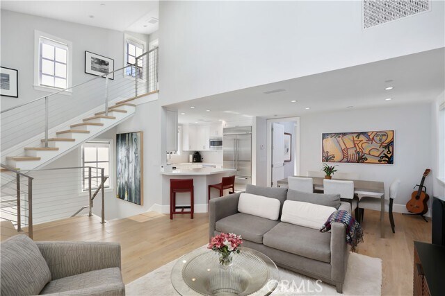 Foto del edificio - 715 Marigold Ave