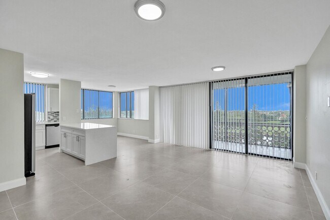 Building Photo - 4810