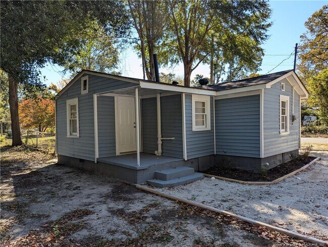 Building Photo - 318 Cude St