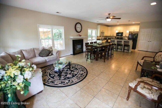 Foto del edificio - 2728 Brownsboro Rd