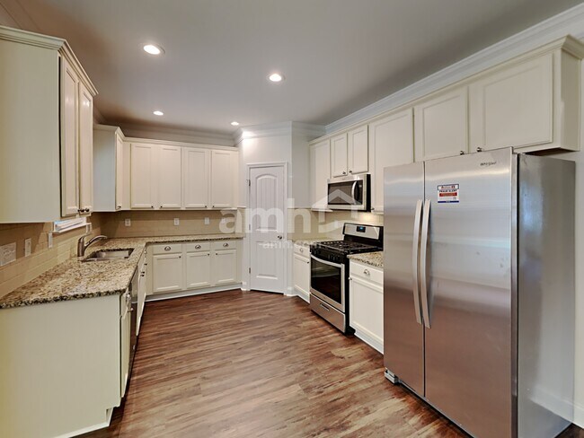 Foto del edificio - 514 Crestmont Ln