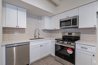 Building Photo - 1331 E Pierson St