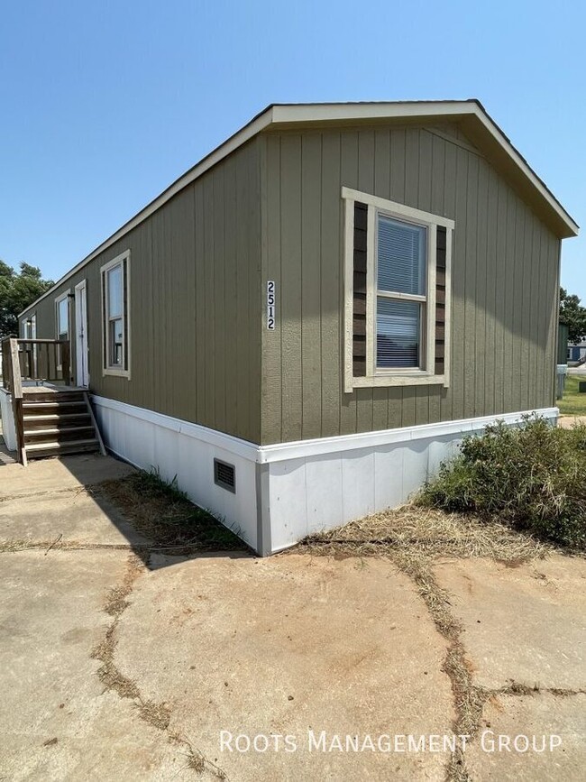 Building Photo - Home Available to Lease or Purchase - Appl...