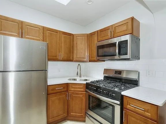 Foto del edificio - Cypress Hills, unique and distinctive 1 Bedroom