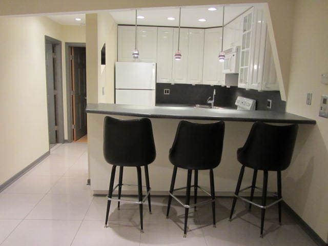 Foto del edificio - 7610 W Grand Ave