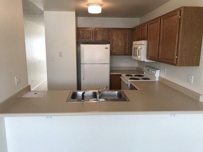 kitchen - 4606 E 12th St