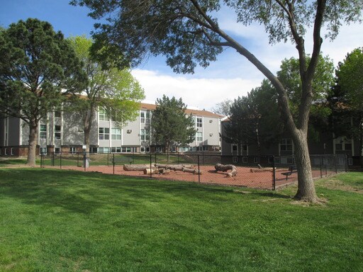 Foto del edificio - 4320 E Pikes Peak Ave